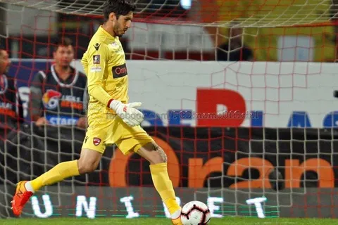 Penedo y Cooper sumaron otro empate con Dinamo Bucarest