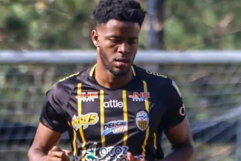 ¡Preocupante! Freddy Góndola sale lesionado de su último encuentro con Deportivo Táchira
