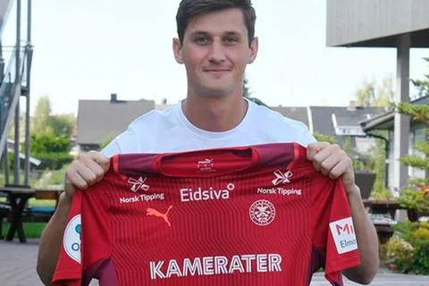 Nicholas Hagen firma con su nuevo club en Europa