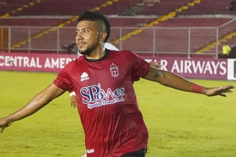 Así juega Emmanuel Gómez, el lateral izquierdo que Figueroa le “arrebató” a Christiansen [VIDEO]
