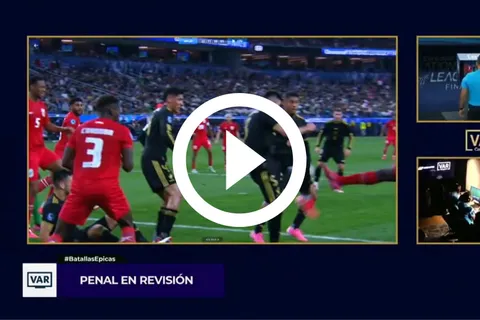 México arde contra el VAR: la polémica jugada que Carrasquilla transformó en gol de penal para Panamá