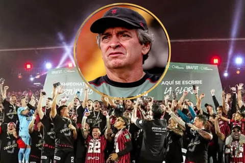 El campeón se desarma: Machillo Ramírez podría sentenciar la salida de otra joya de Alajuelense tras perder a Kenyel Michel
