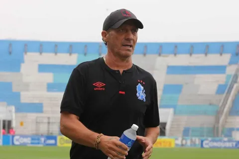 La noticia por la que en Olimpia están pendientes de Pedro Troglio