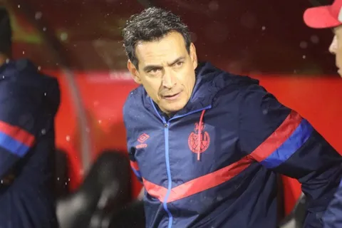 Mario Acevedo recupera pieza clave de Municipal para la vuelta de la final ante Xelajú