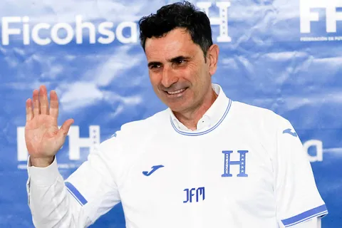 José Francisco Molina marca su rumbo en Honduras y sorprende a Francis Hernández con firme decisión