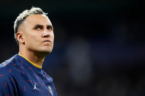 Keylor Navas recibió elogios en las redes sociales tras su vuelta a la titularidad con PSG