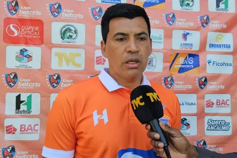 Técnico de Lobos UPNFM sobre el triunfo ante Olimpia: “Prefiero descender y no salvarme por una picardía”