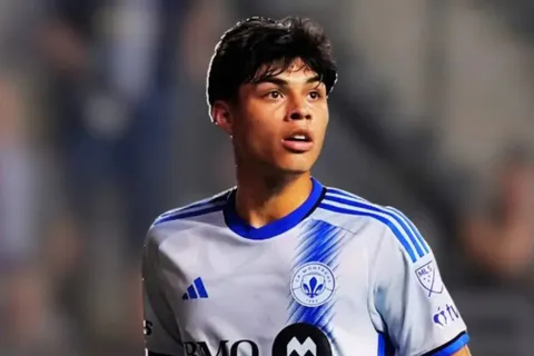 "Es su problema": Olger Escobar recibe una dura advertencia del DT de Montréal que sorprende a Guatemala