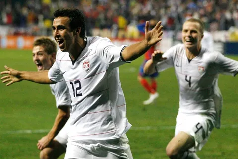 Jugador que dejó a Costa Rica fuera de Sudáfrica 2010 firmó con club de Honduras