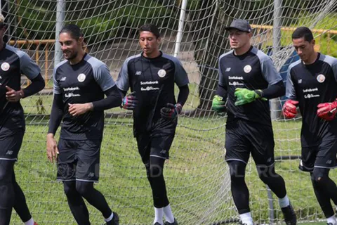 Se formó en Saprissa, fue seleccionado de Costa Rica y ahora muestra una peculiar habilidad en Guatemala