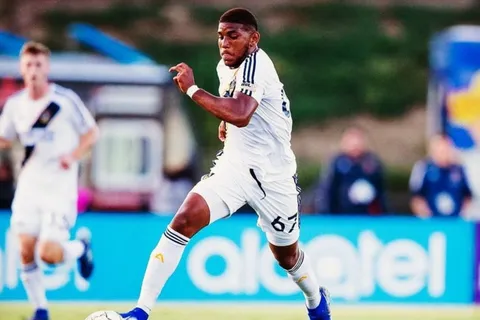 El Galaxy de Los Ángeles reafirma su confianza en Carlos Harvey