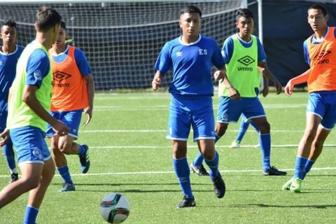"Nuevo refuerzo": El Salvador se asegura al nacionalizado que estaba esperando