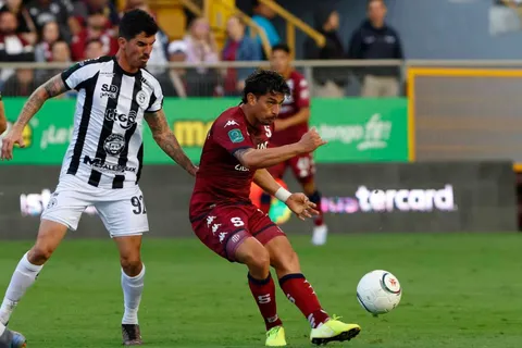 Saprissa aplicó la "saprihora" y venció 2-1 a Sporting FC