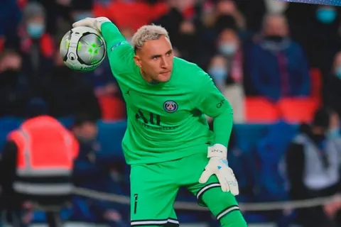 Keylor Navas deja portería a cero en agónico triunfo del PSG
