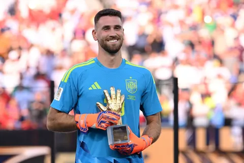 Unai Simón gana el Trofeo Yachine 2026 y sucede a Gianluigi Donnarumma