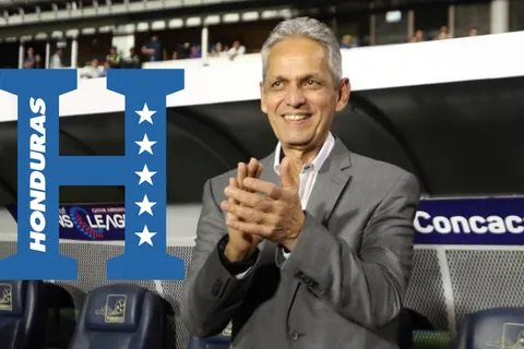 Reinaldo Rueda sonríe.