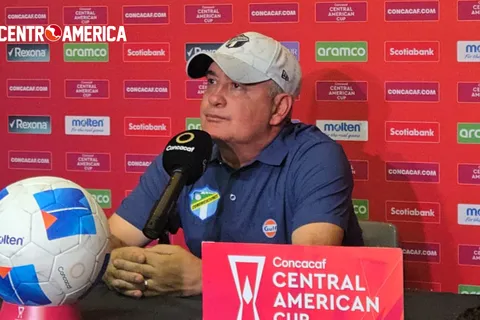El cuestionamiento de Willy Olivera a sus jugadores tras la derrota de Comunicaciones vs Alajuelense