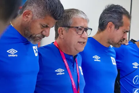 El Bolillo Gómez sorprende al revelar su principal preocupación en la Selección de El Salvador