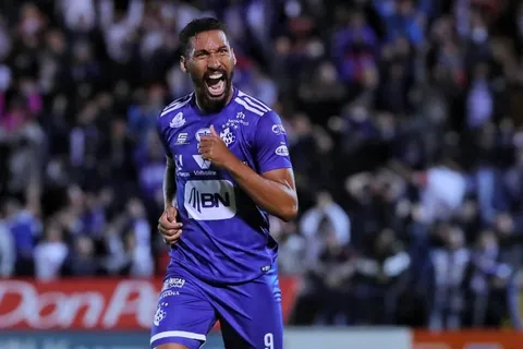 Alajuelense busca el traspaso de Marcel Hernández a un club grande de Guatemala