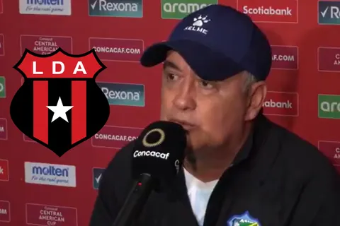 ¡Sin miedo! Willy Olivera envía contundente advertencia a Alajuelense
