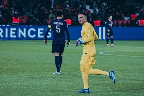 ¿Titular en Champions? Aficionados del PSG se rinden ante Keylor Navas