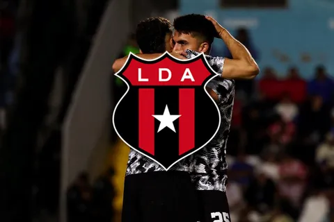 Jugador de Alajuelense vivió un duro momento. (Foto: LDA)