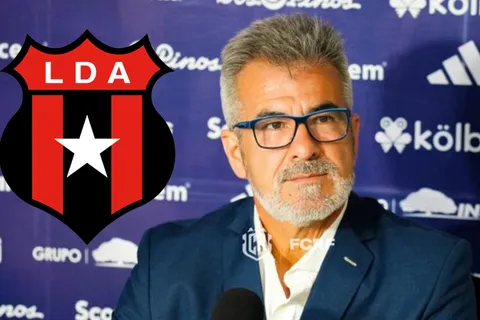 Caos en el Morera Soto: Horacio Elizondo responde en medio de la polémica arbitral que envuelve a Alajuelense y San Carlos