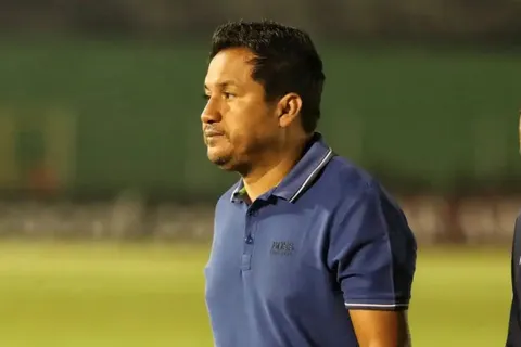 Amarini Villatoro recibe fuerte sanción tras su bronca en el Xelajú vs Comunicaciones