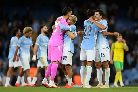 Manchester City conservaría sus títulos previos de la Premier League mientras las sanciones siguen sin decidirse