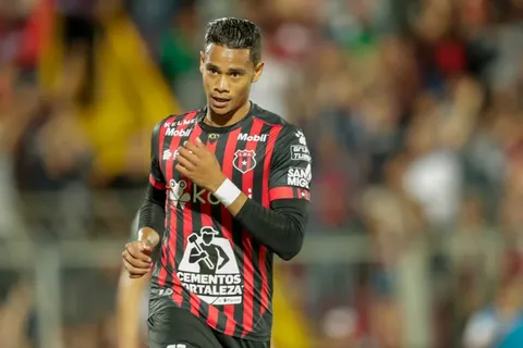 ¿Vuelve a Alajuelense? Ariel Lassiter se pronuncia sobre lo que todos quieren saber