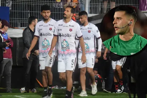 Alajuelense no ganó nunca con Pablo Camacho como árbitro. (Foto: La Nación)