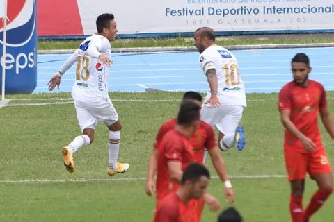 Comunicaciones vence al Municipal de Cardozo en el Clásico
