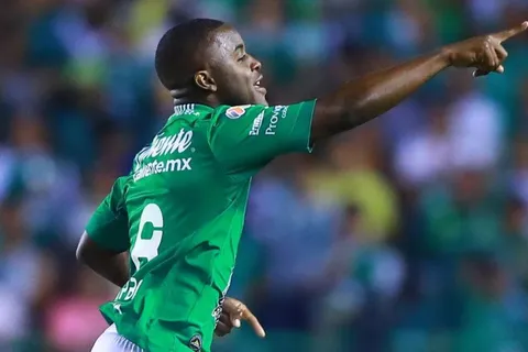 Doblete de Joel Campbell lo lleva al máximo honor en jornada de Liga MX
