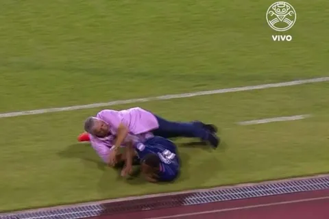 En su debut con Panamá, ‘Tolo’ Gallego fue ‘tackleado’ por jugador rival