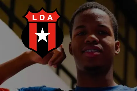 ¿Quién es y cómo juega Jade Quiñones, el "Robinho cubano" que se aseguró Alajuelense y estará en el Mundial Sub-20?