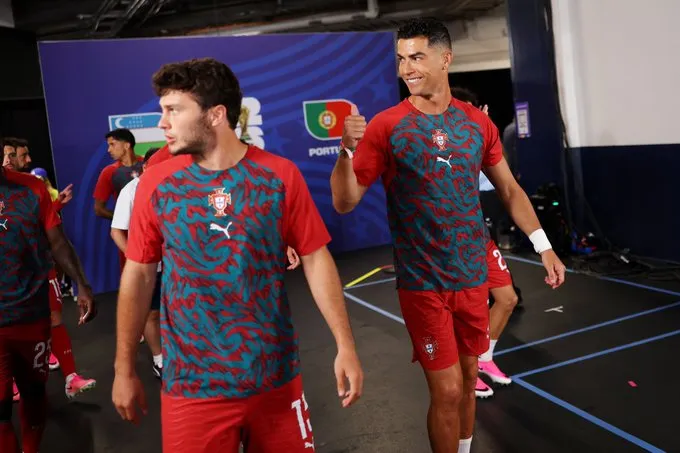 Cristiano Ronaldo - Joao Neves