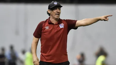 Pedro Troglio busca romper un récord con Olimpia (Olimpia)