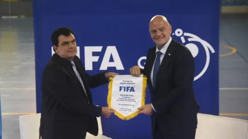 Gianni Infantino nuevamente está de visita en Guatemala (Prensa Libre)