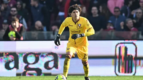 SALERNO, ITALY - JANUARY 04: Guillermo Ochoa of Salernitana during the Serie A match between Salernitana and AC MIlan at Stadio Arechi on January 04, 2023 in Salerno, Italy. (Photo by Francesco Pecoraro/Getty Images)