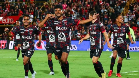 La contradicción de Luis Fernando Suárez: Convocar a Venegas en su peor momento y dejarlo fuera en el mejor