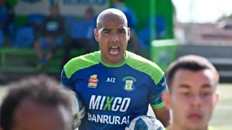 Douglas Sequeira viene de fracasar en Mixco de Guatemala.