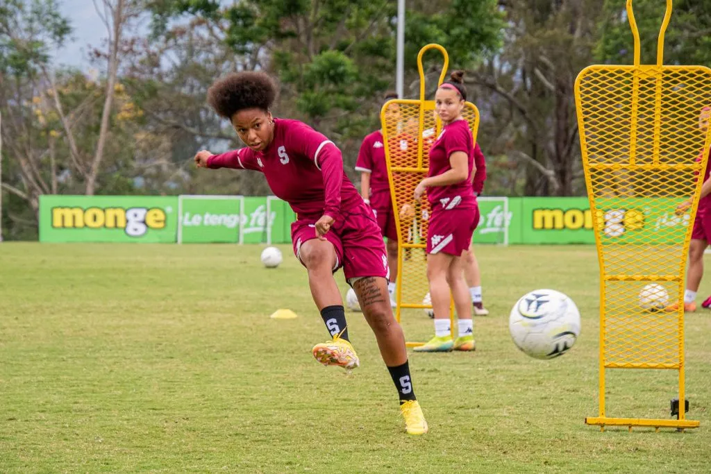 Saprissa femenino defiende este martes su liderato ante Alajuelense (Saprissa)
