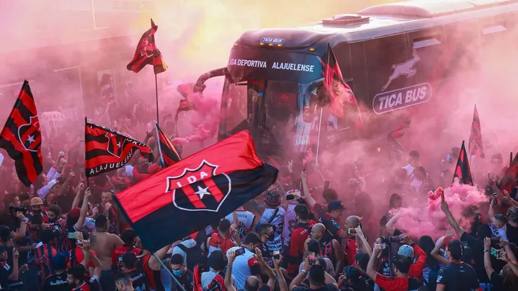 Se repite la historia en Alajuela; una afición espectacular y un equipo en deuda