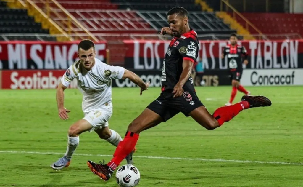 Marcel Hernández jugó el partido de ida en casa manuda (LDA)