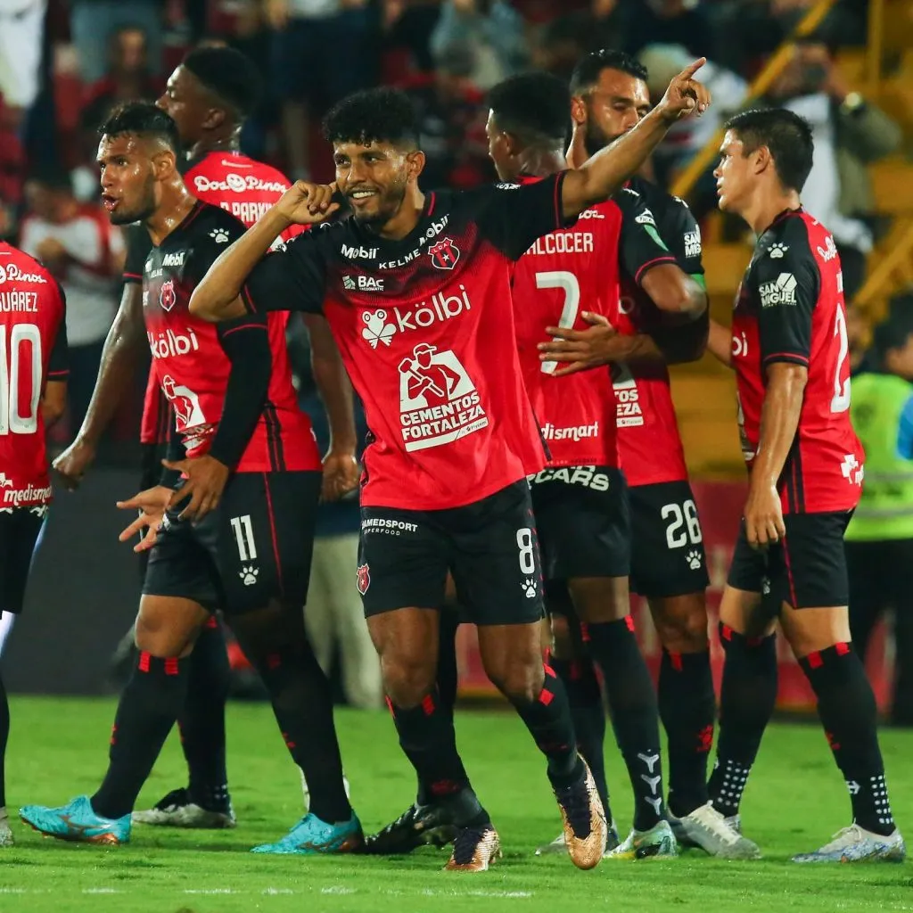 Johan Venegas, goleador manudo ()LDA