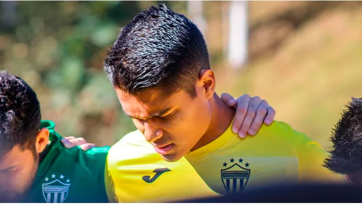 Marcelo Saraiva sufre escalofriante lesión (Foto: Instagram/foto_estrada9)
