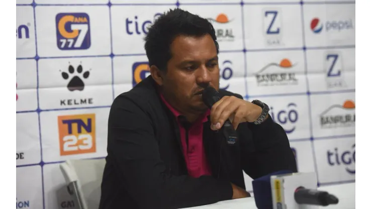 Amarini Villatoro responde a quienes lo tachan de jugar defensivo (Emisoras Unidas)