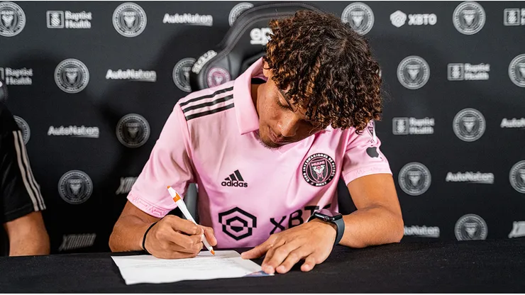 Futbolista hondureño firma con el Inter Miami de la MLS