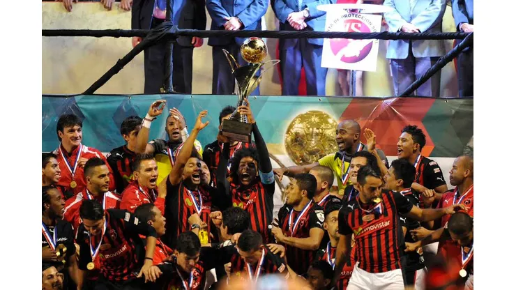Campeón con Alajuelense anunció su retiro del fútbol