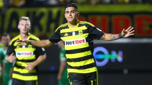 Luis Palma marcó un gol olímpico con Aris (Video)